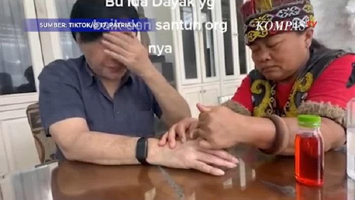 guruh-soekarnoputra-saat-dipijat-ida-dayak.jpg
