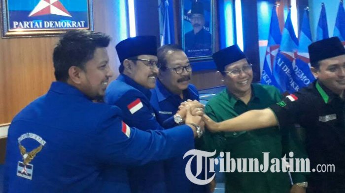gus-ipul-kenakan-jaket-demokrat_20170601_200648.jpg