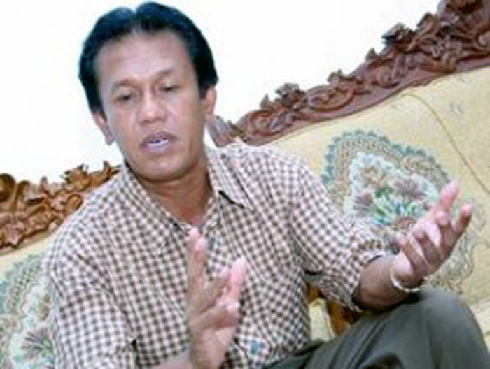 h-adriansyah-mantan-bupati-tanah-laut-kalsel_20150410_095050.jpg