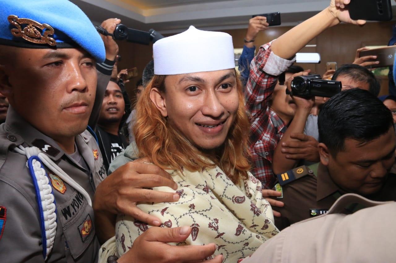 habib-bahar-bin-smith-saat-sidang-di-pn-bandung.jpg