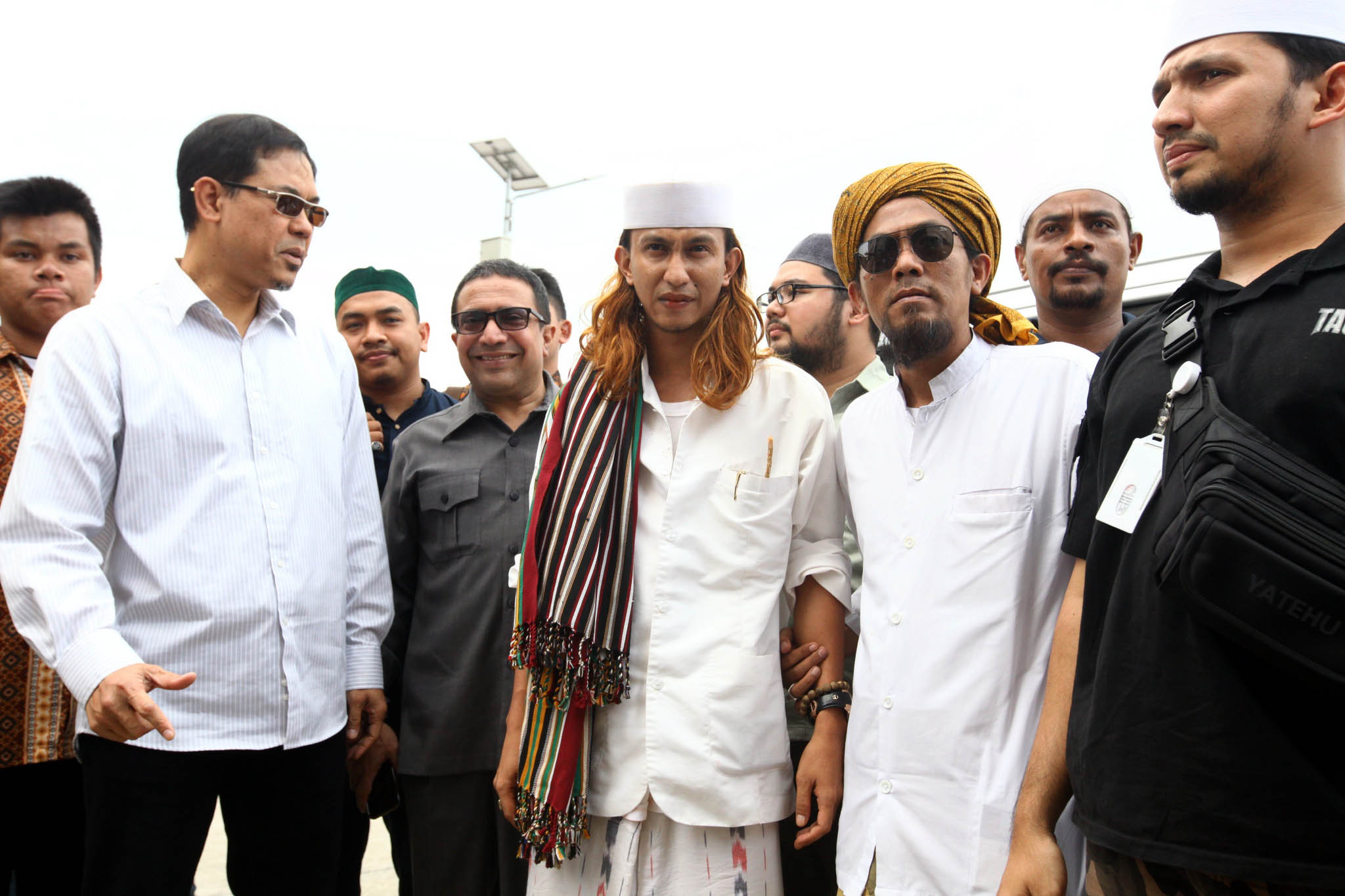 habib-bahar-diperiksa-polda-jabar_20181227_192923.jpg