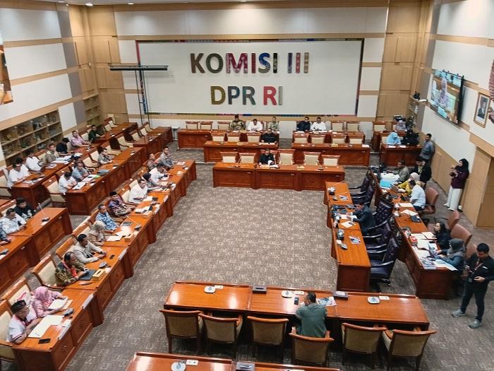 Ketua Komisi III DPR Usir Perwakilan Pengembang Perumahan saat Rapat Polemik Musala di Bekasi