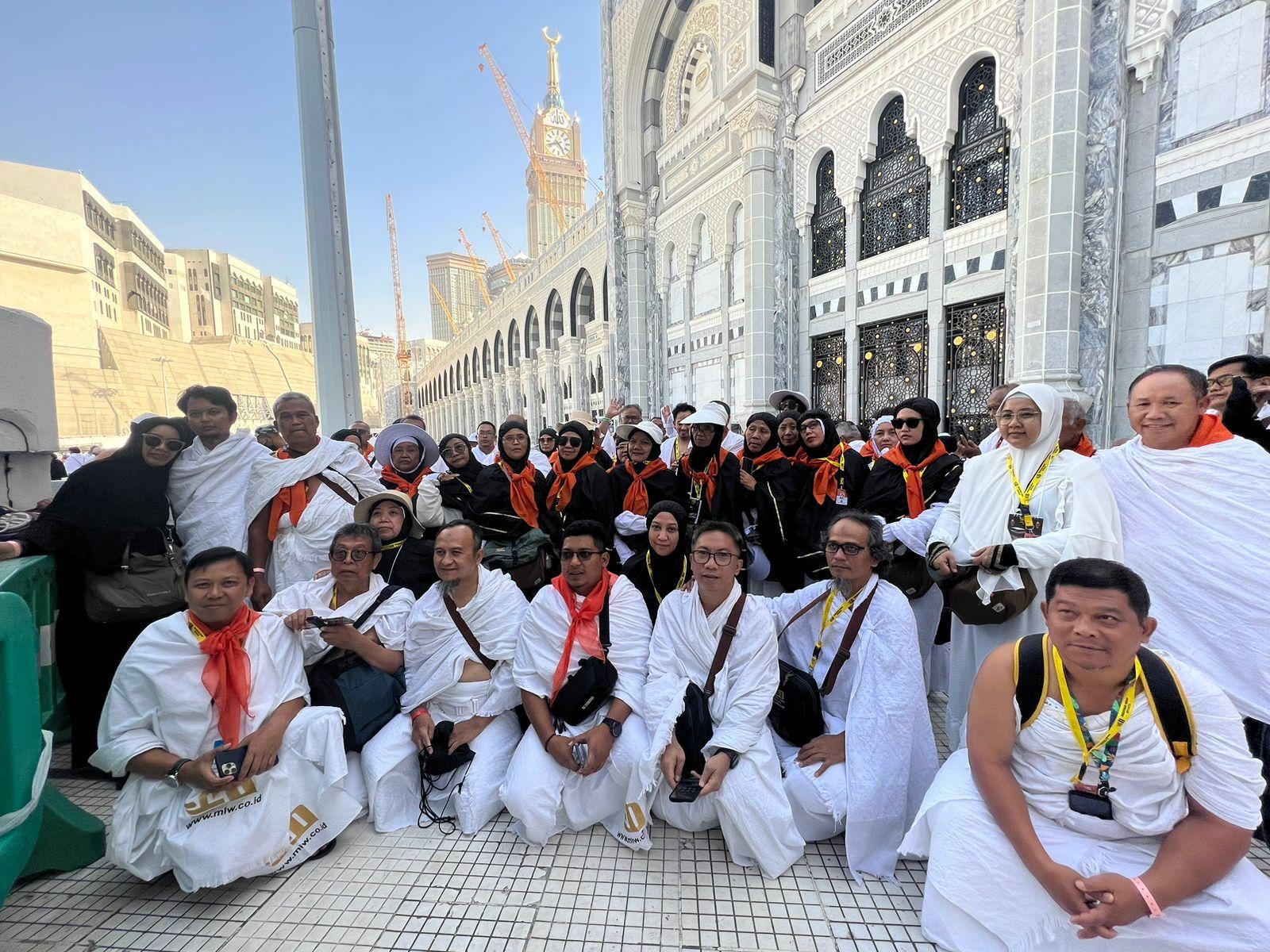 Travel PT Madinah Iman Wisata (MIW) memberangkatkan 92 jemaah haji furoda pada 2023.