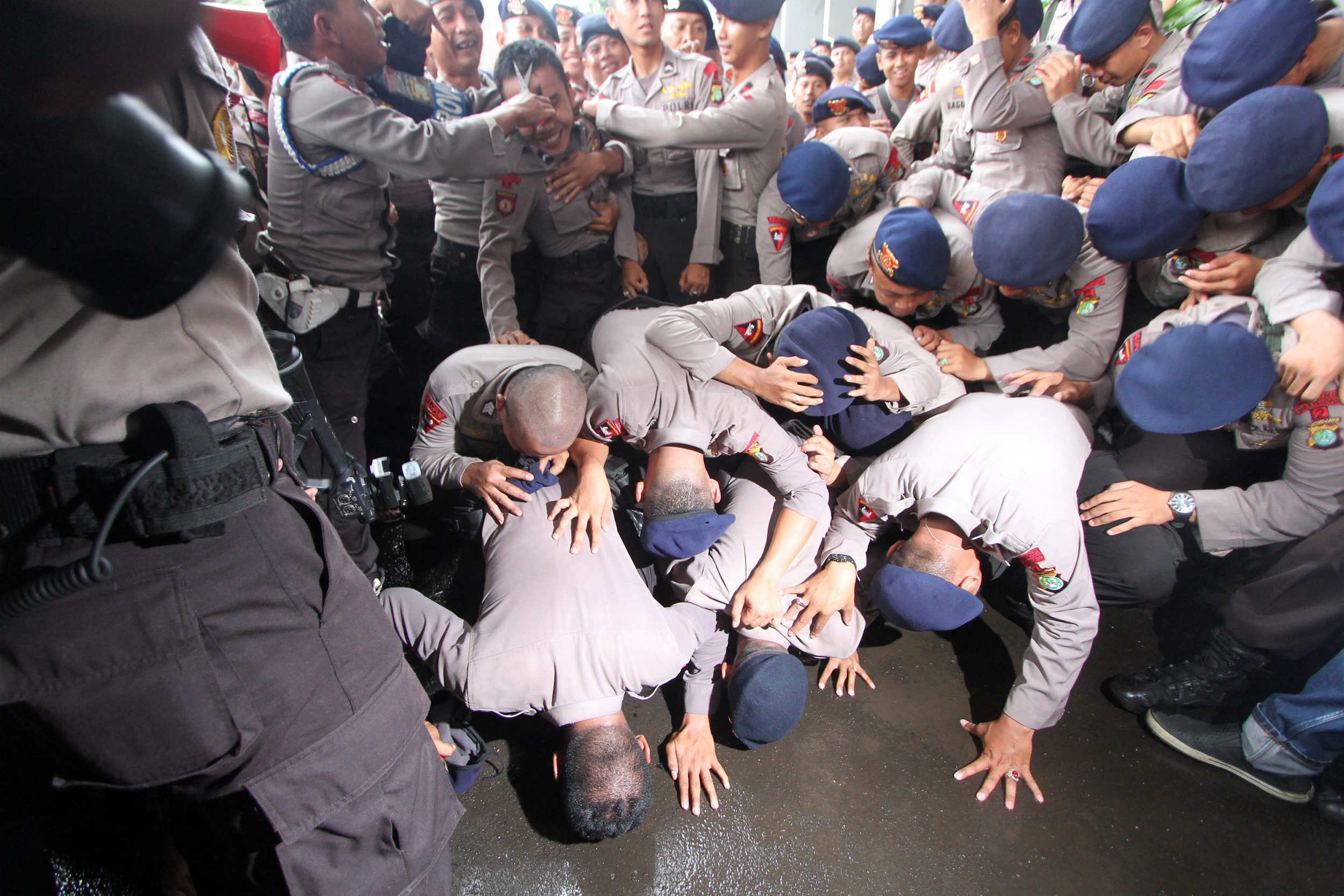 hakim-kabulkan-permohonan-praperadilan-budi-gunawan_20150216_140634.jpg