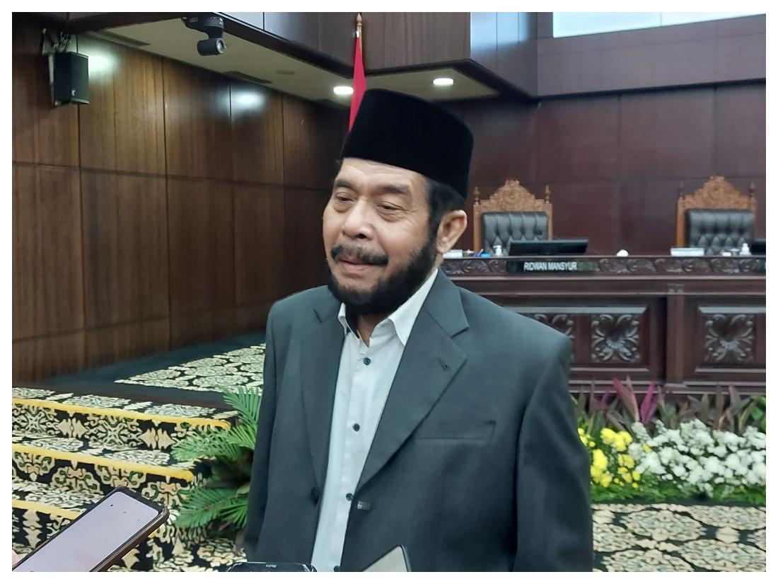 hakim-mk-anwar-usman-1.jpg