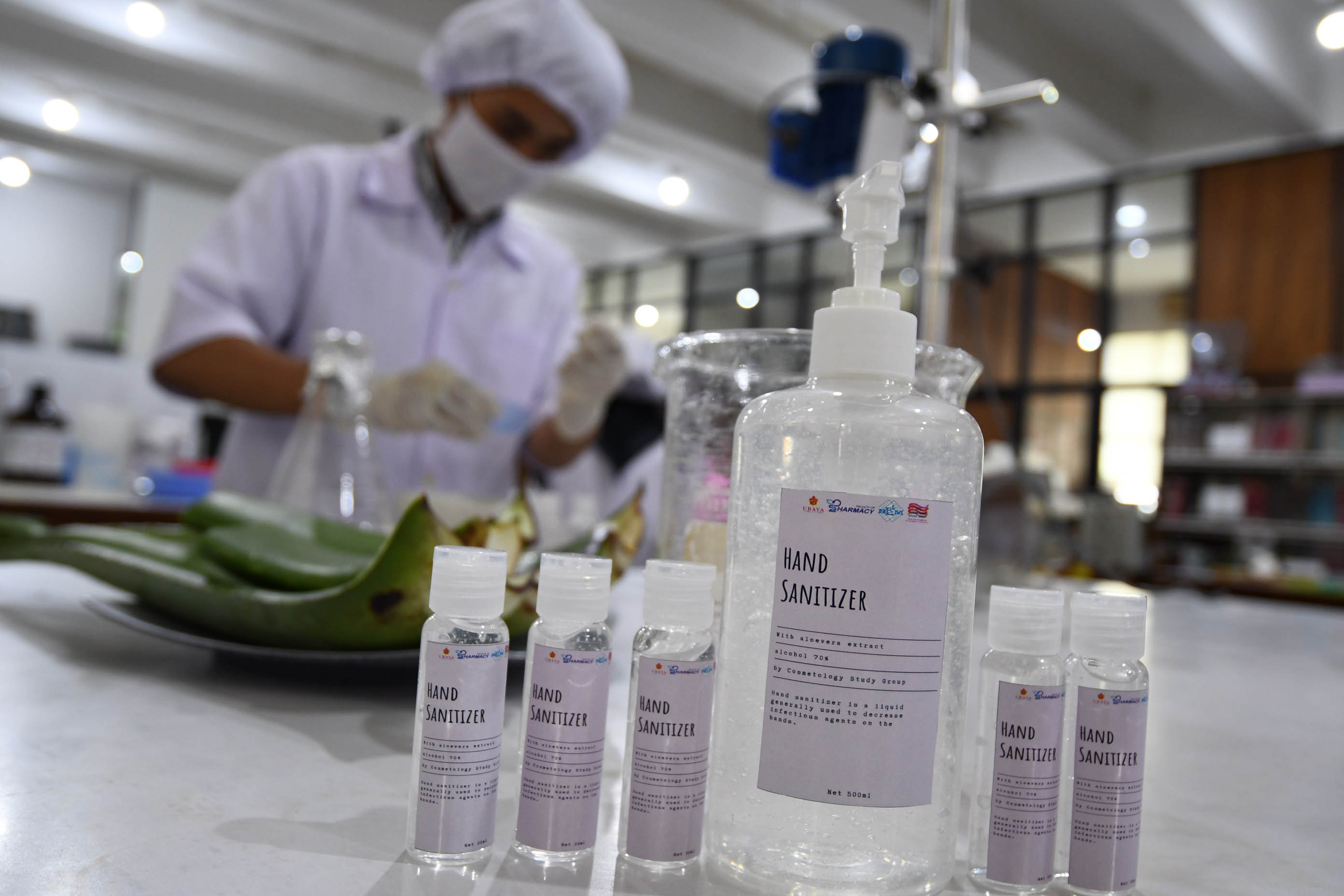 hand-sanitizer-dari-ekstrak-lidah-buaya-karya-mahasiswa-ubaya_20200306_170726.jpg