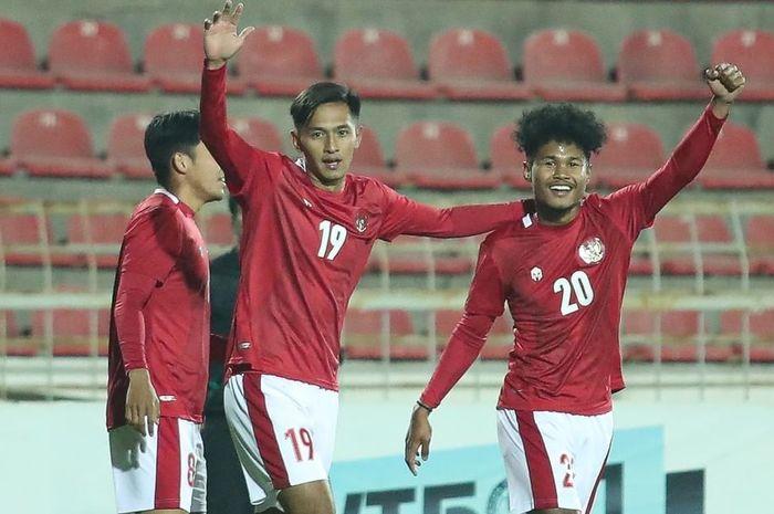 hanis-saghara-dan-bagus-kahfi-timnas-u-23-indonesia.jpg