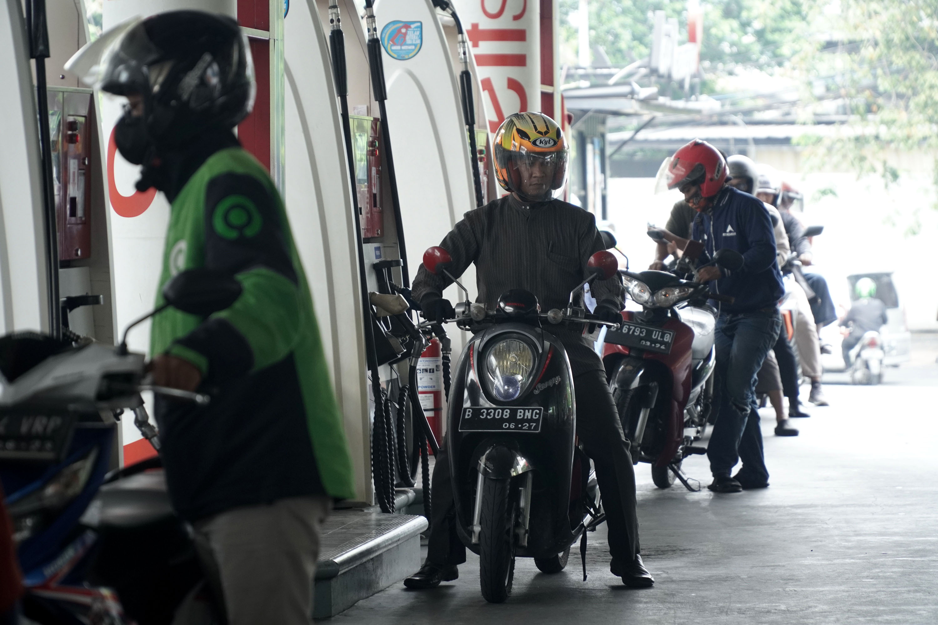 harga-bbm-non-subsidi-turun_20230602_185549.jpg