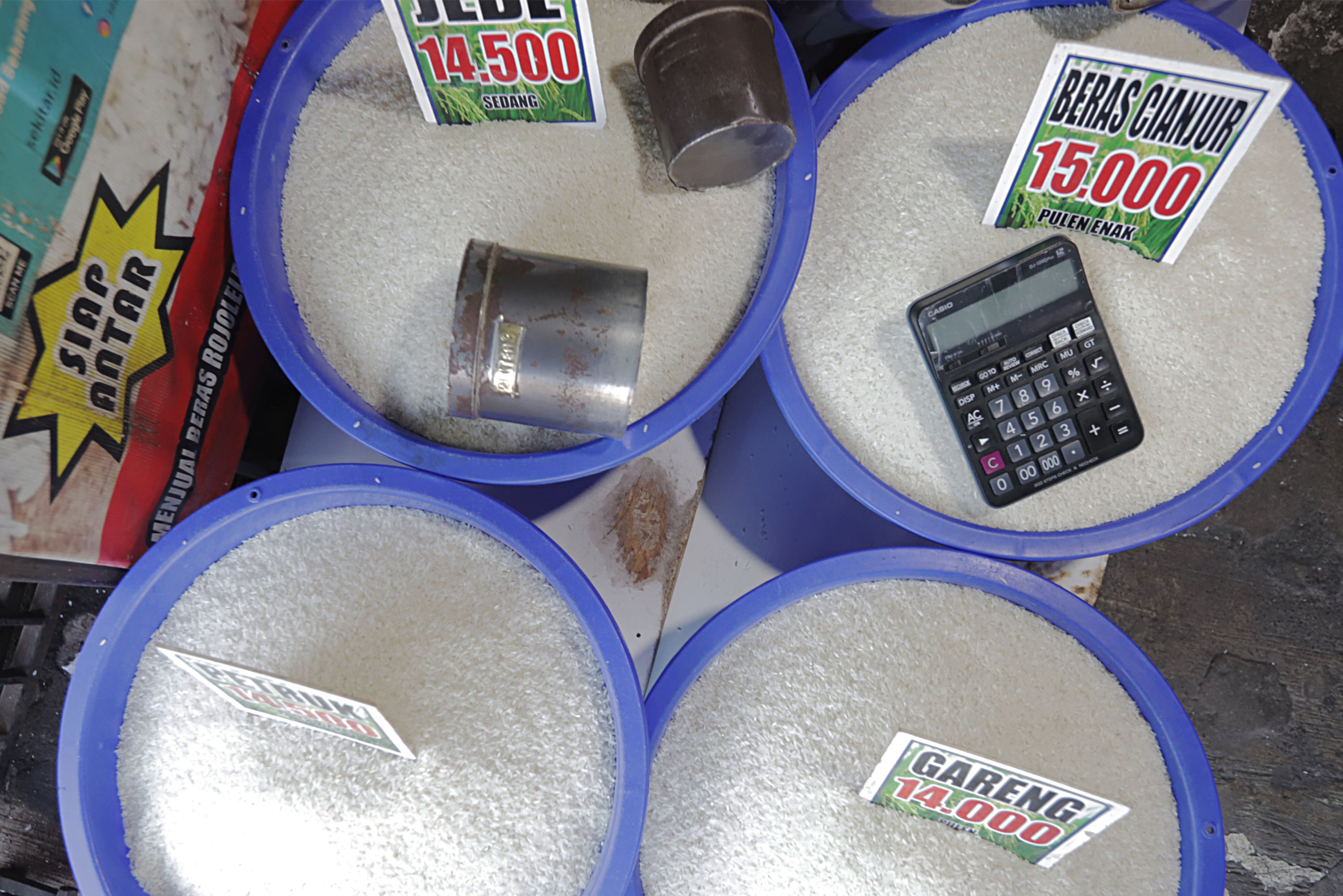 harga-beras-melambung-tinggi_20240212_215115.jpg