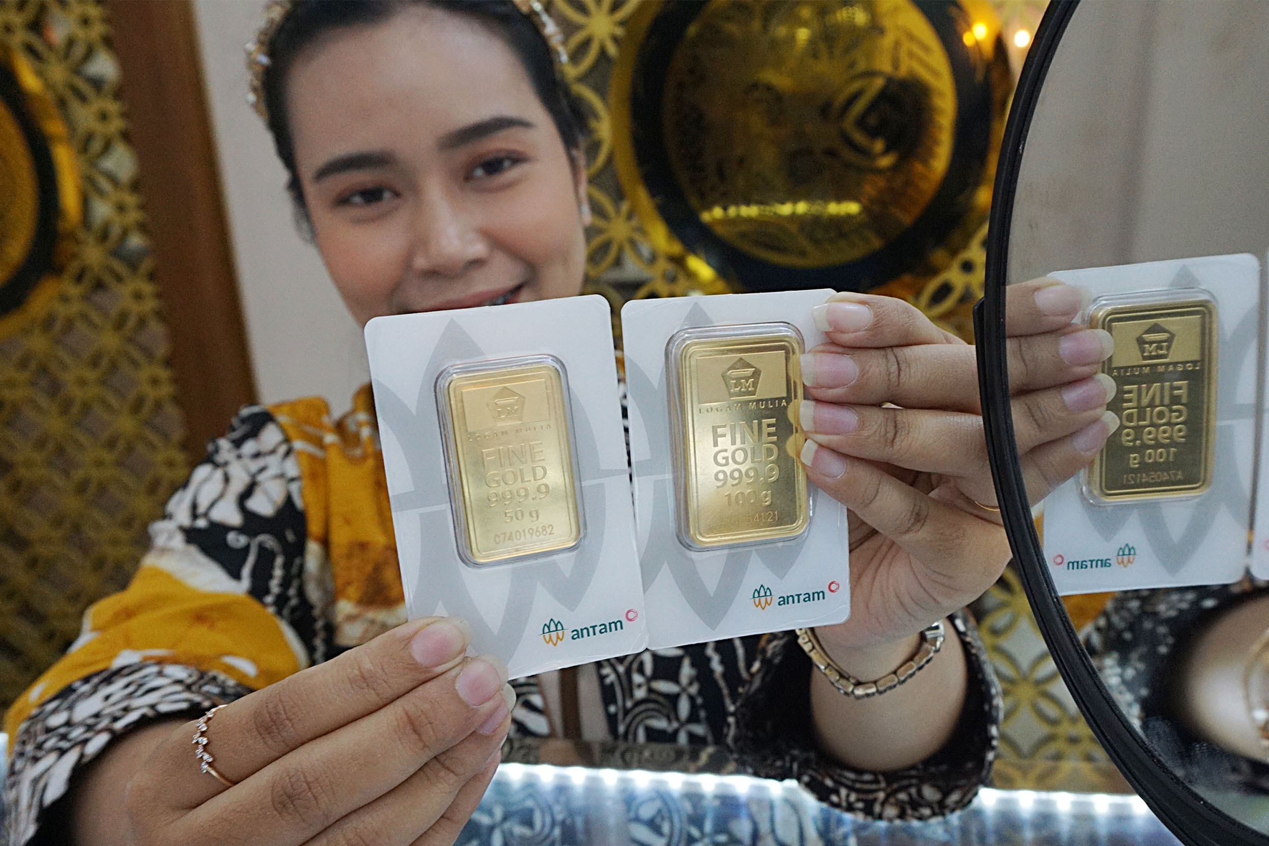 harga-emas-antam-naik_20240527_220900.jpg