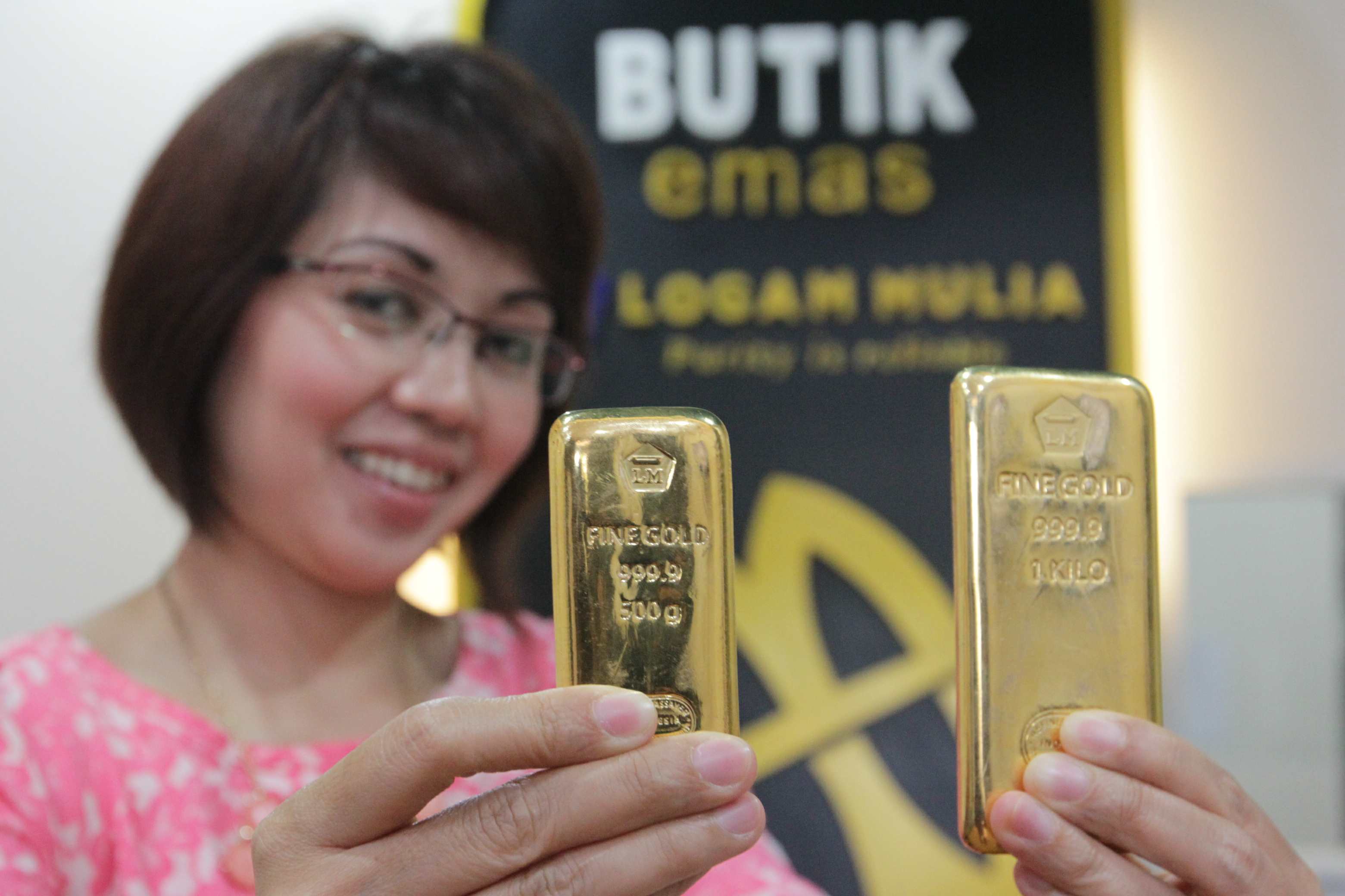 harga-emas-logam-mulia-antam-merangkak-naik_20150107_115121.jpg