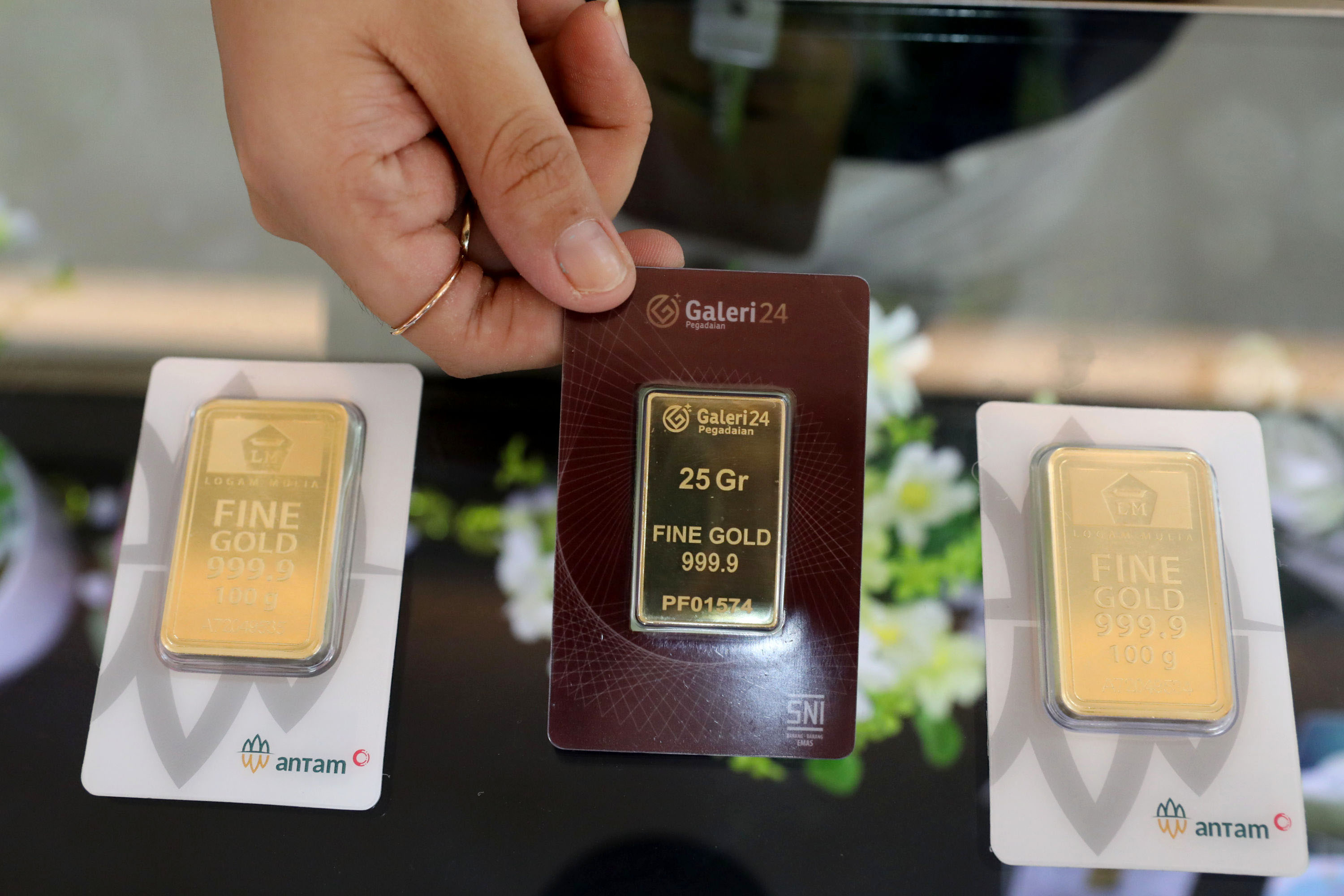harga-emas-turun_20220719_192805.jpg