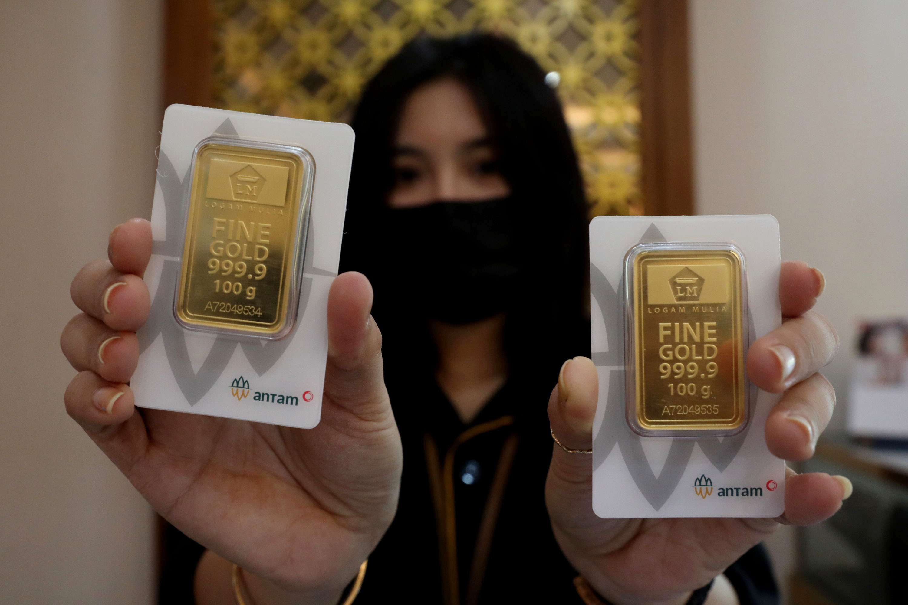 harga-emas-turun_20220719_200701.jpg