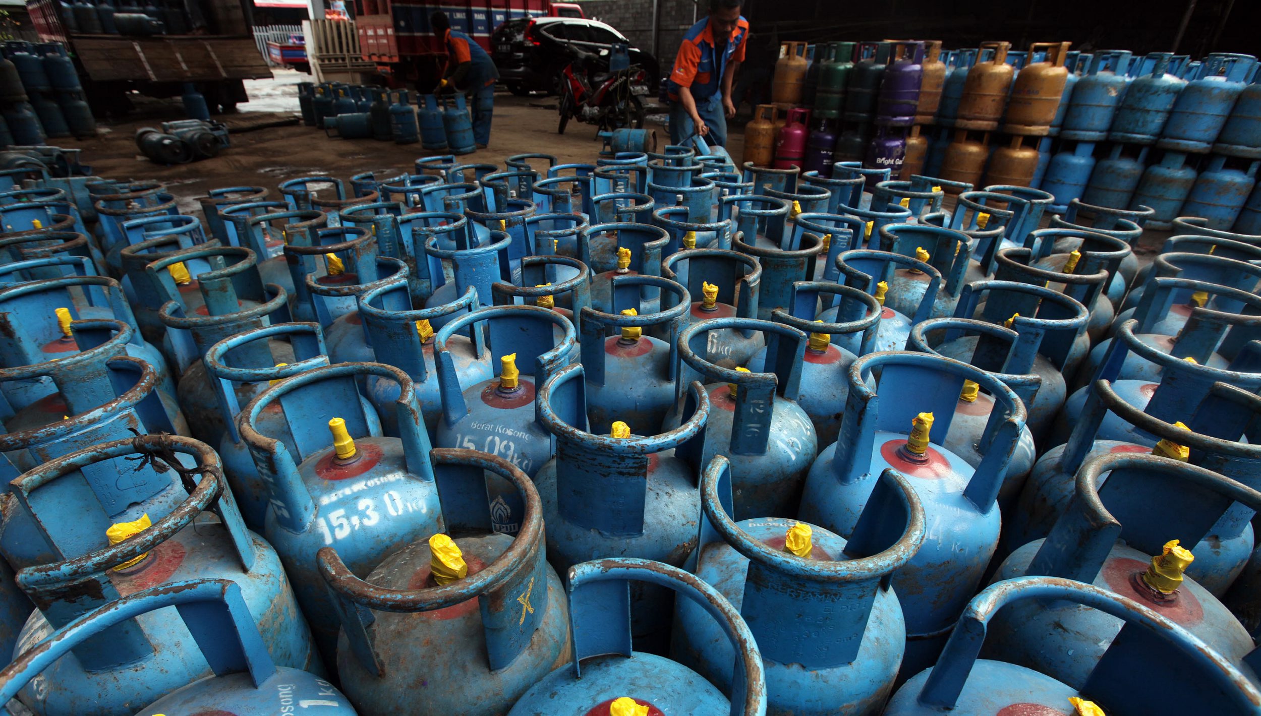 harga-gas-elpiji-12-kg-naik_20150105_142505.jpg