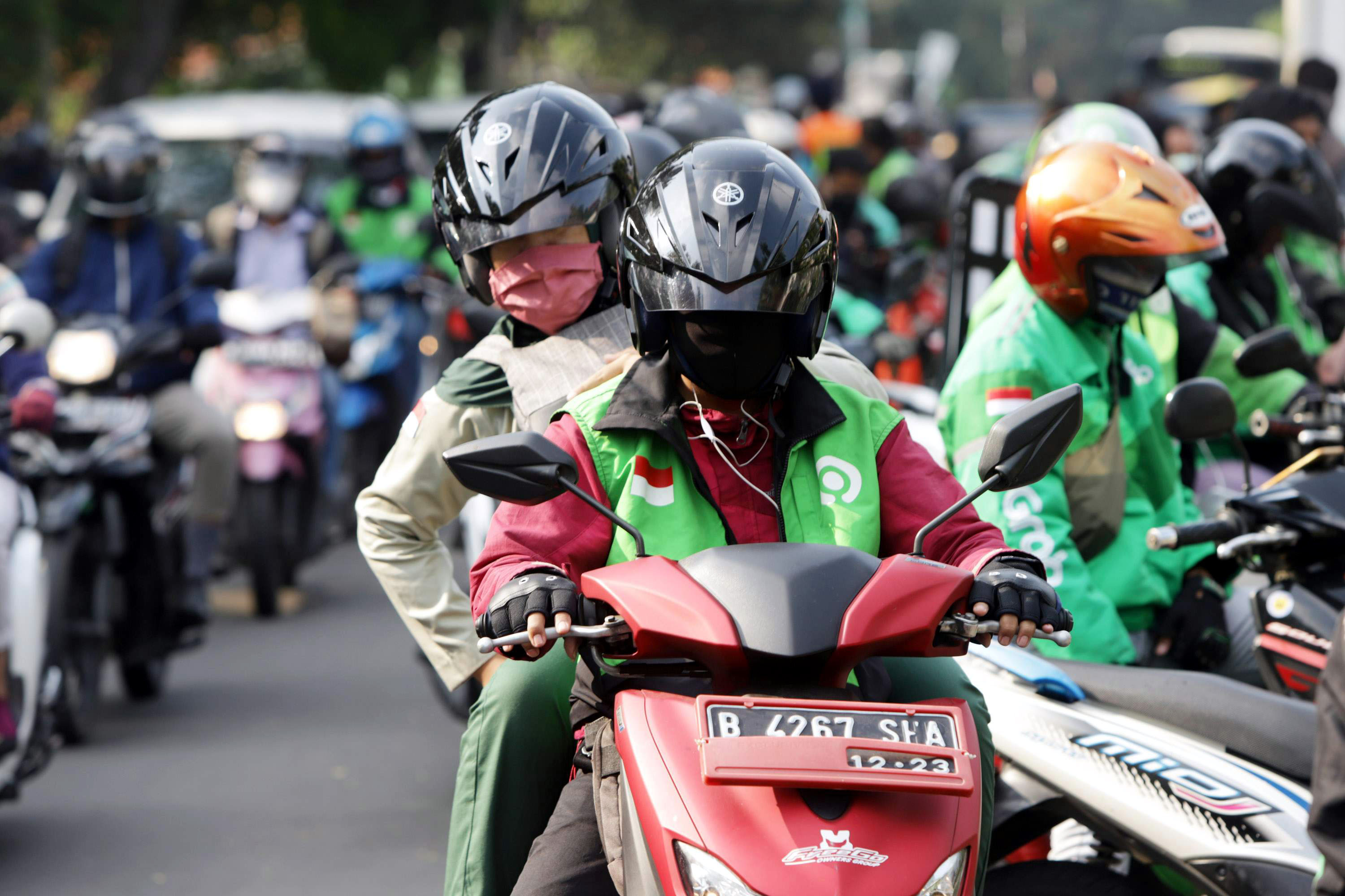 harus-terapkan-protokol-kesehatan-ojol-boleh-bawa-penumpang_20200608_155959.jpg