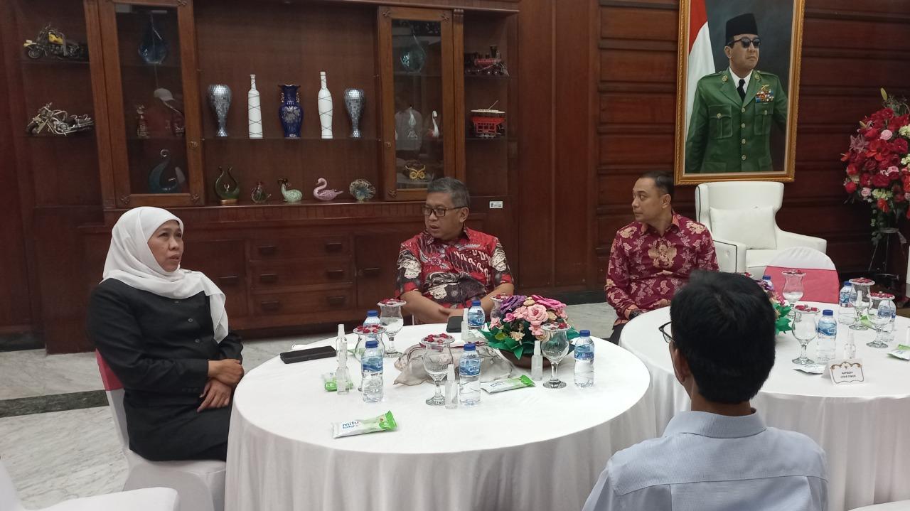 hasto-ketemu-khofifah.jpg