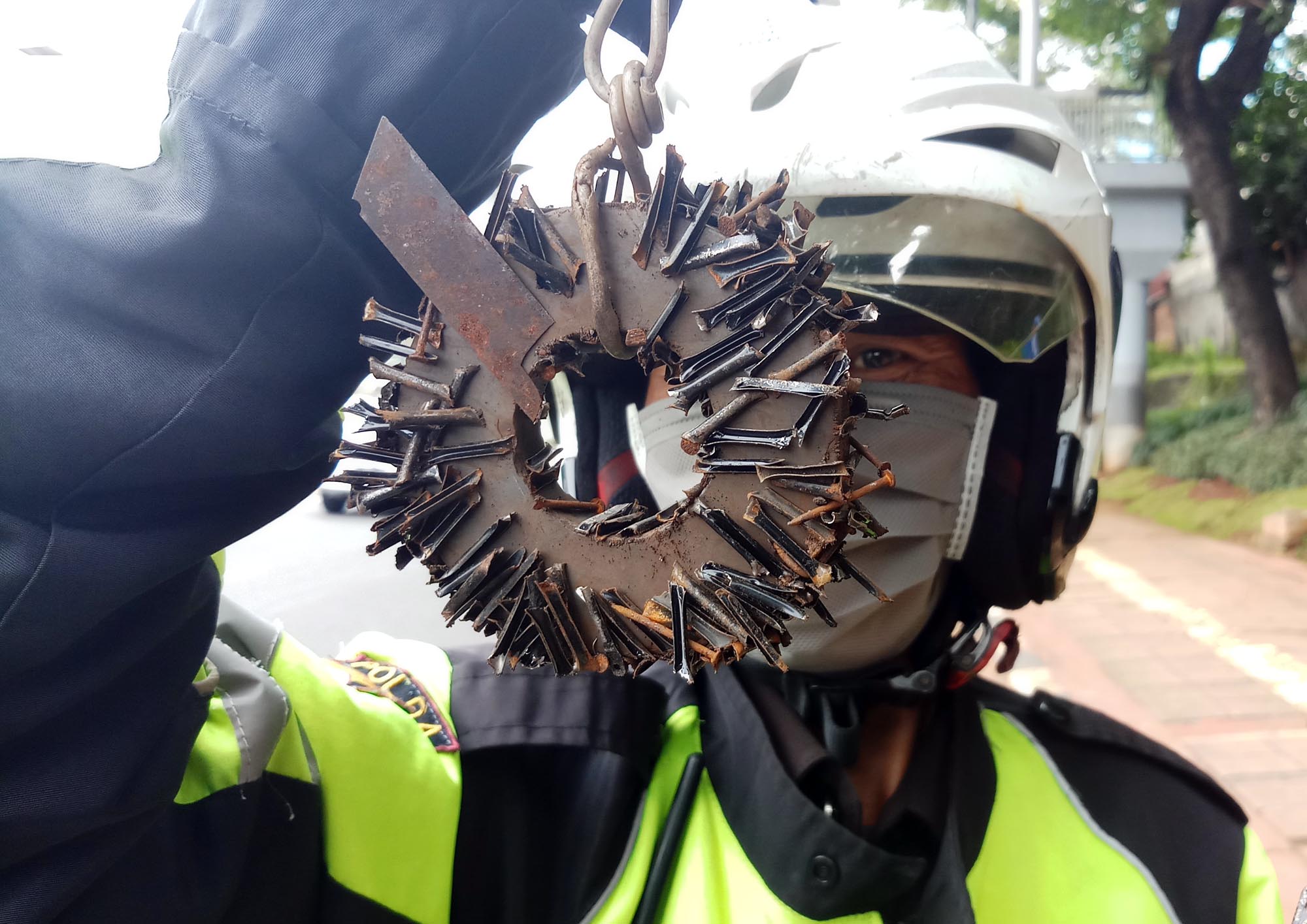 Nasib Pria 52 Tahun di Riau Telan Paku Sepanjang 5 Centimeter, Alami Nyeri Dada hingga Sesak Napas