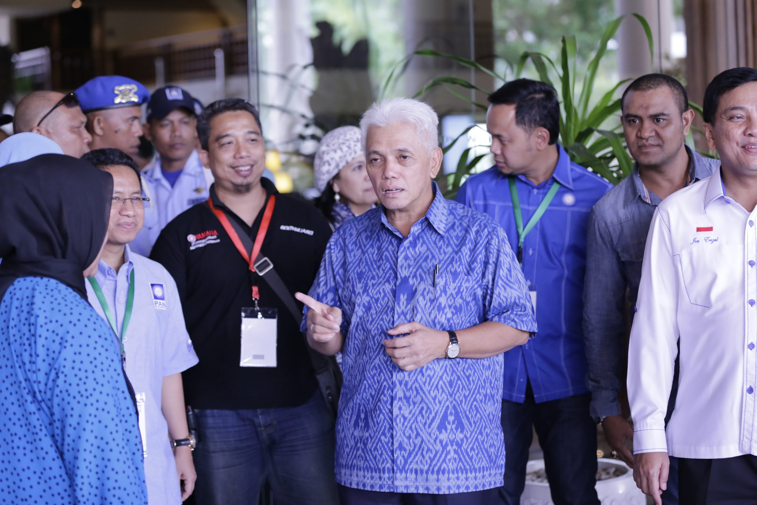 hatta-rajasa-cek-persiapan-kongres-iv-pan-bali_20150302_164221.jpg