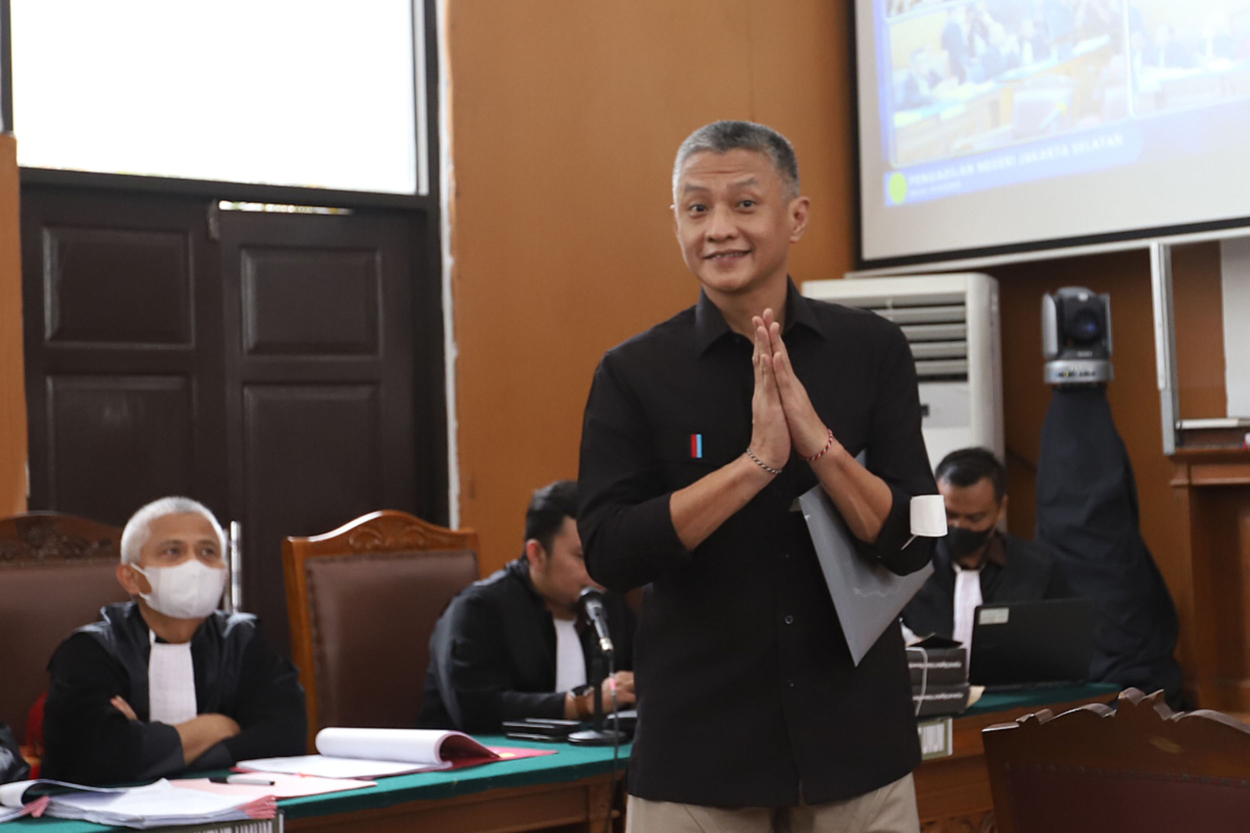 hendra-kurniawan-dan-agus-nurpatria-jalani-sidang-lanjutan_20221110_201504.jpg