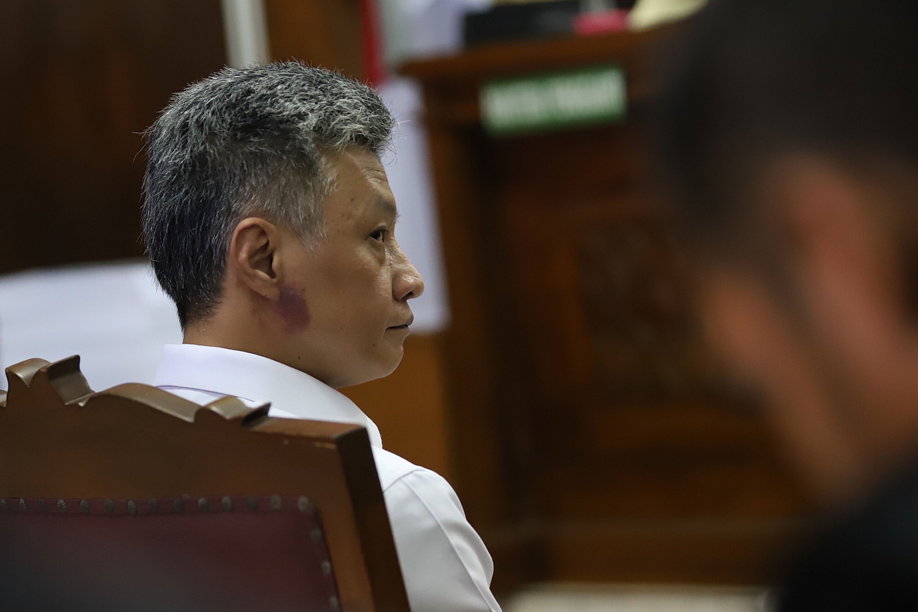 hendra-kurniawan-dituntut-hukuman-3-tahun-penjara_20230127_174403.jpg