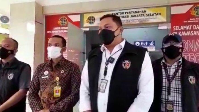 hengki-di-bpn-jaksel.jpg
