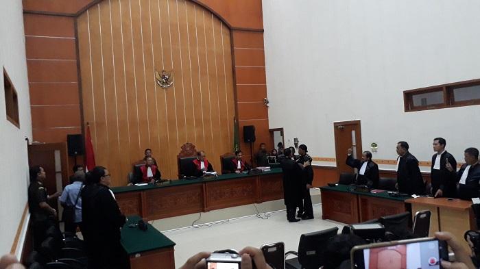 hercules-rosario-marshal-di-ruang-sidang-kusumah-atmaja.jpg