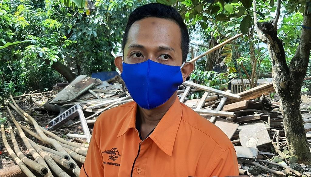 heriyanto-wibowo-petugas-pt-pos-indonesia-persero-cibinong.jpg