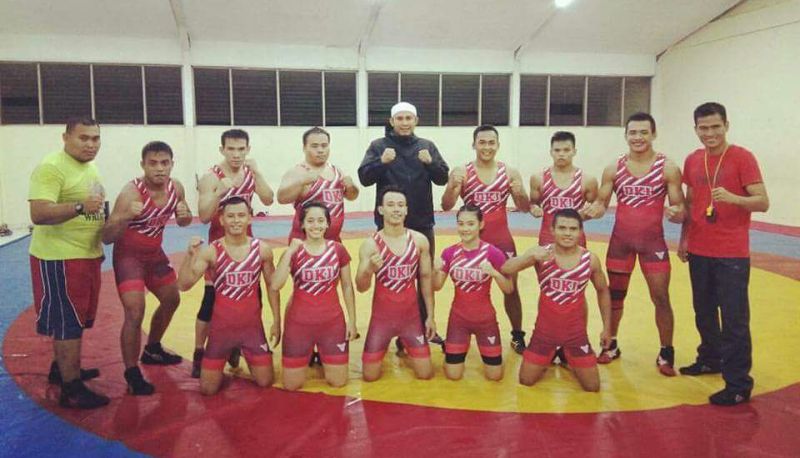 heru-pujihartono-dan-tim-gulat-dki_20171026_151845.jpg