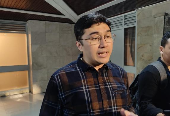 herzaky-mahendra-putra-saat-ditemui-awak-media-di-kuningan.jpg