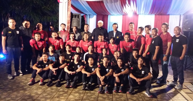 hheru-pujihartono-dan-tim-gulat-dki-jakarta_20171029_140823.jpg