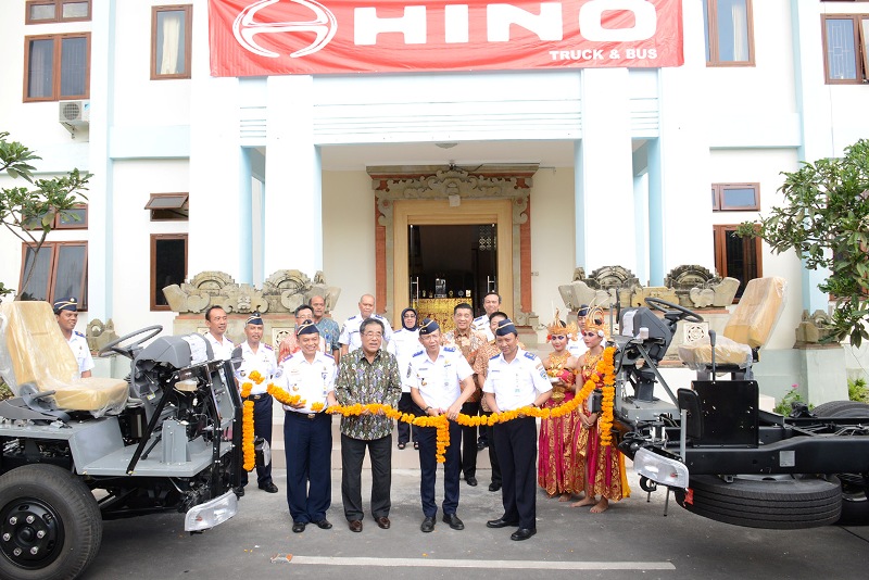 hino-motors-sales-indonesia_20160118_155544.jpg