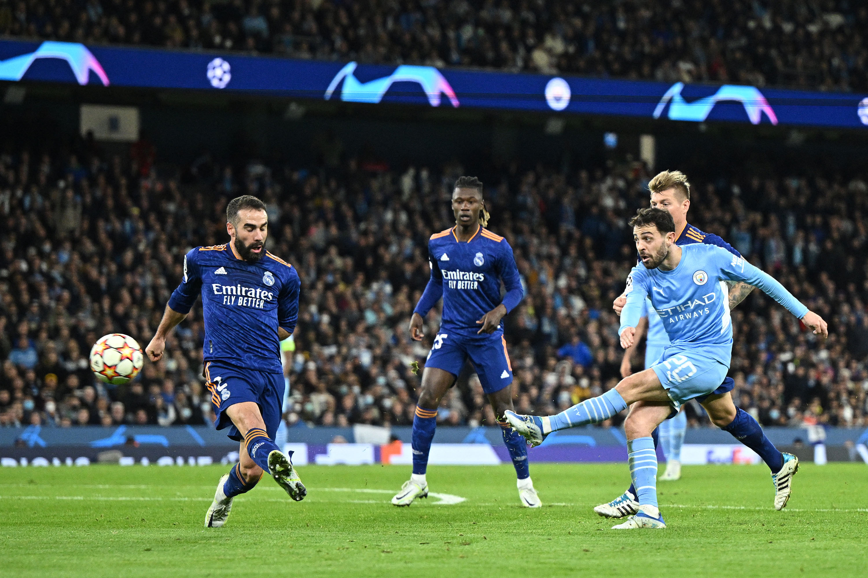 hujan-gol-di-etihad-man-city-kalahkan-real-madrid_20220427_051142.jpg