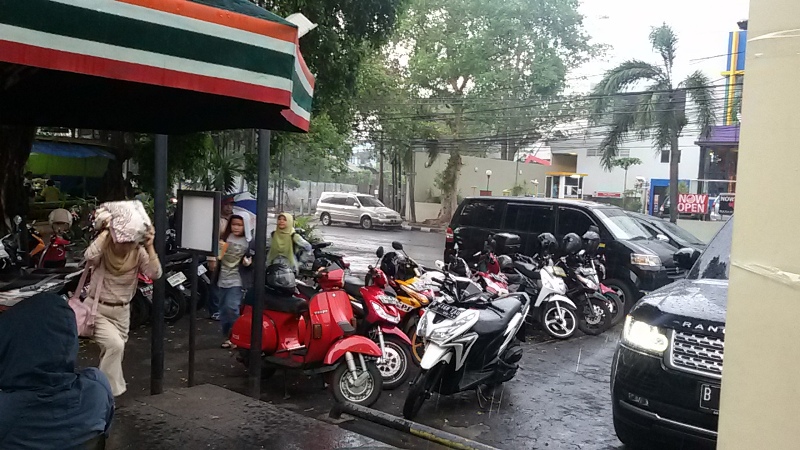 hujan-jakarta_20151107_170450.jpg