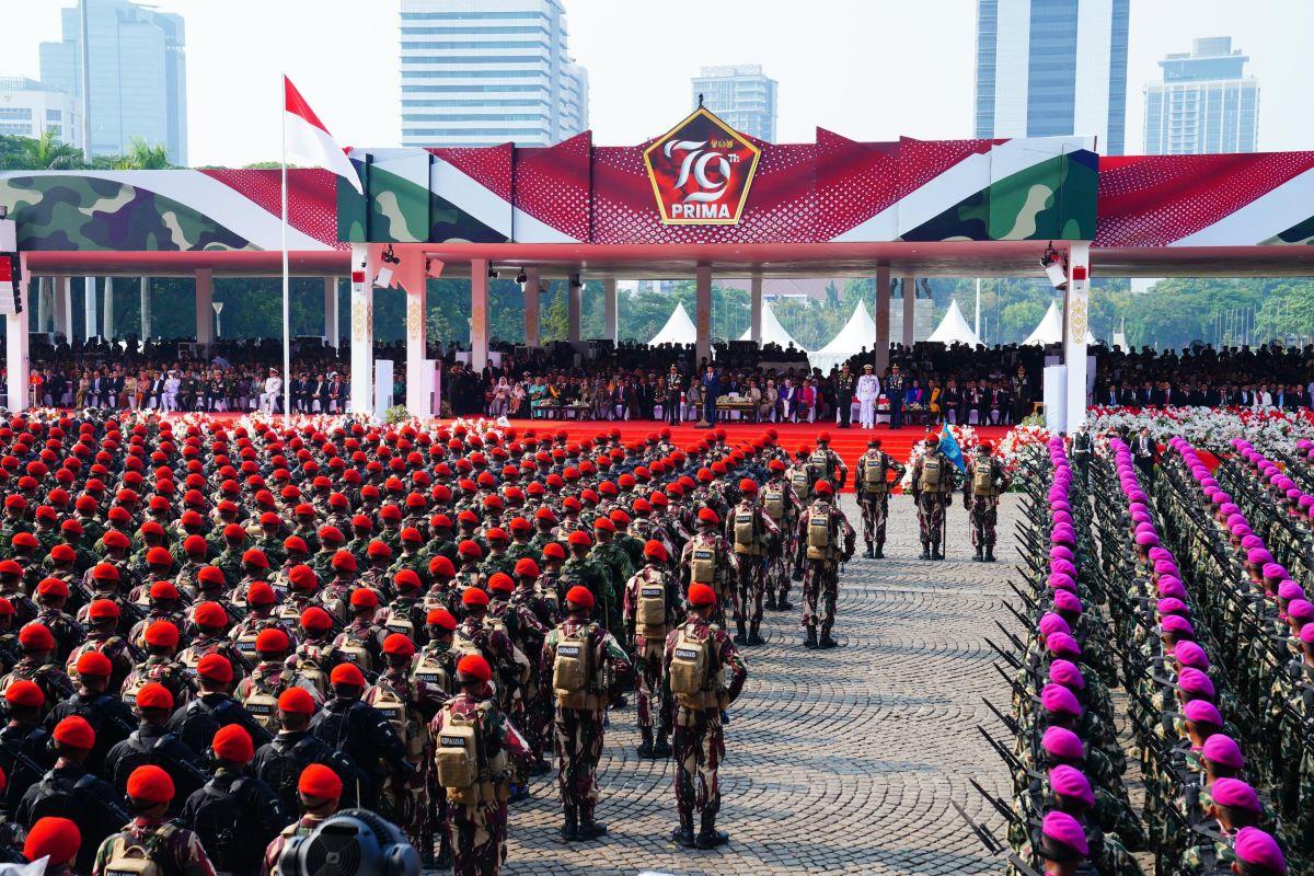 hut-tni12.jpg