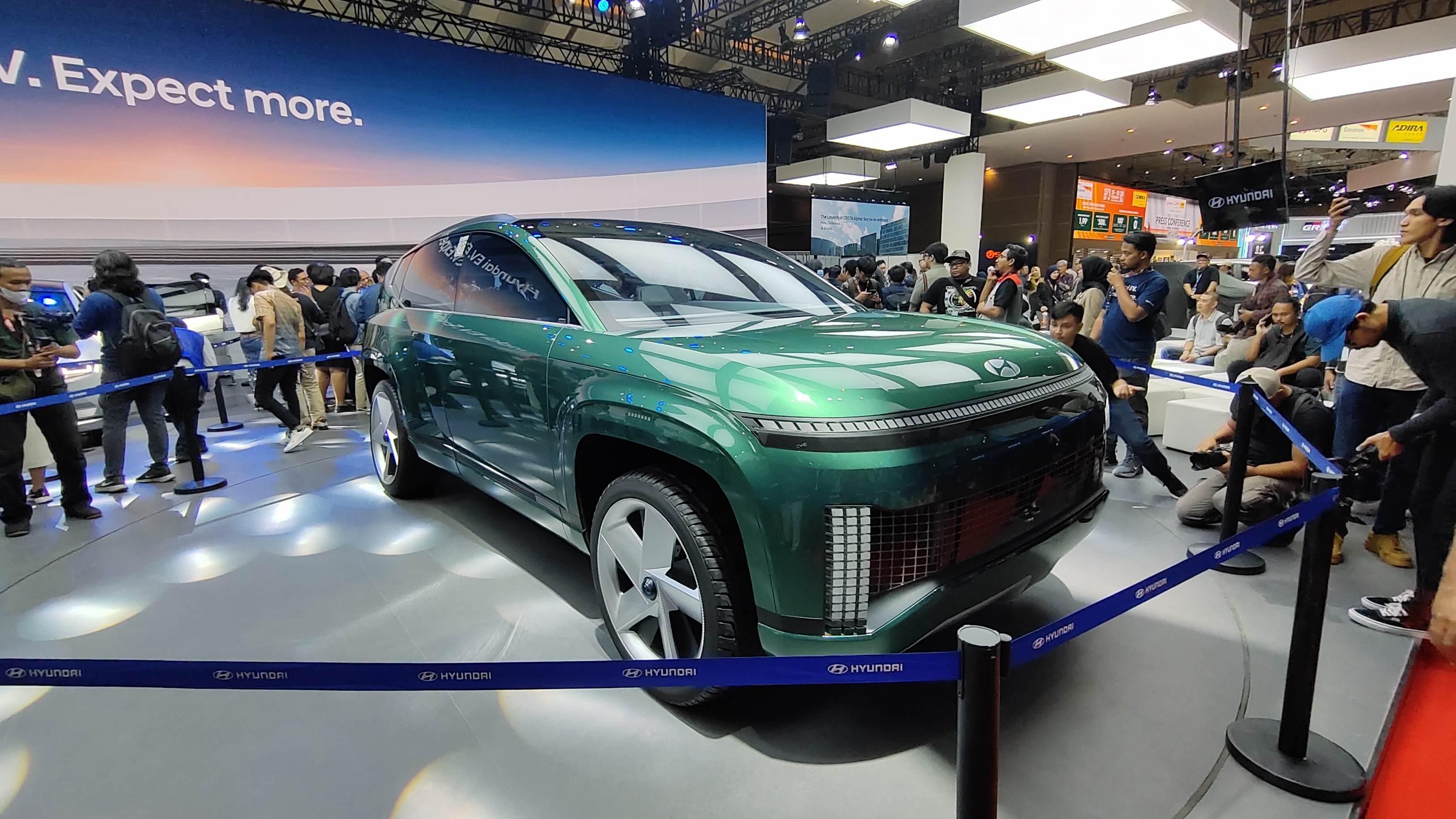 hyundai-indonesia-mengenalkan-mobil-listrik-all-new-kona-electric-dan-seven-concept-di-iims-2024.jpg
