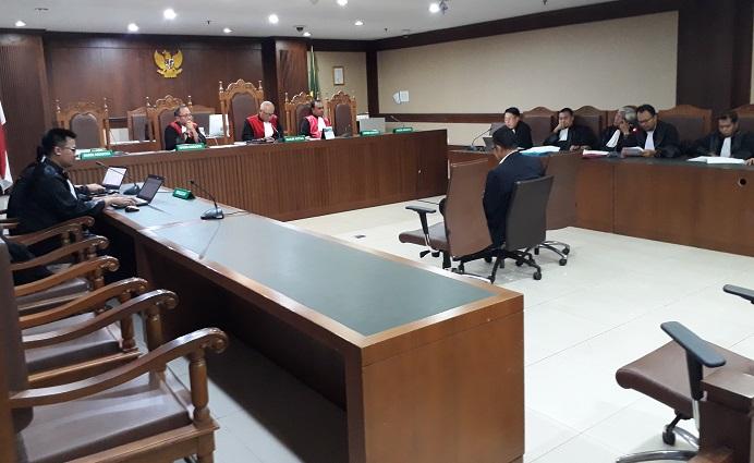 i-nyoman-dhamantra-membacakan-eksepsi.jpg