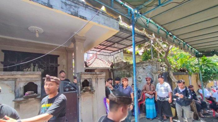 i-putu-eka-astina-40-tewas-setelah-dikeroyok.jpg
