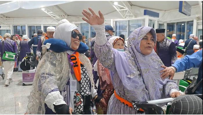 Kloter UPG 1 Makassar dipulangkan ke tanah air melalui Bandara Amir Muhammad bin Abdul Aziz (AMAA), Madinah, Arab Saudi pada Rabu (11/6/2025) pukul 03.30 WAS.