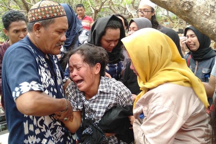 ibunda-akbar-alamsyah-rosminah.jpg