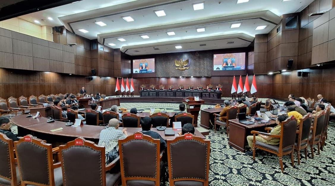 idang-MK-Jakarta-Selasa-12052.jpg