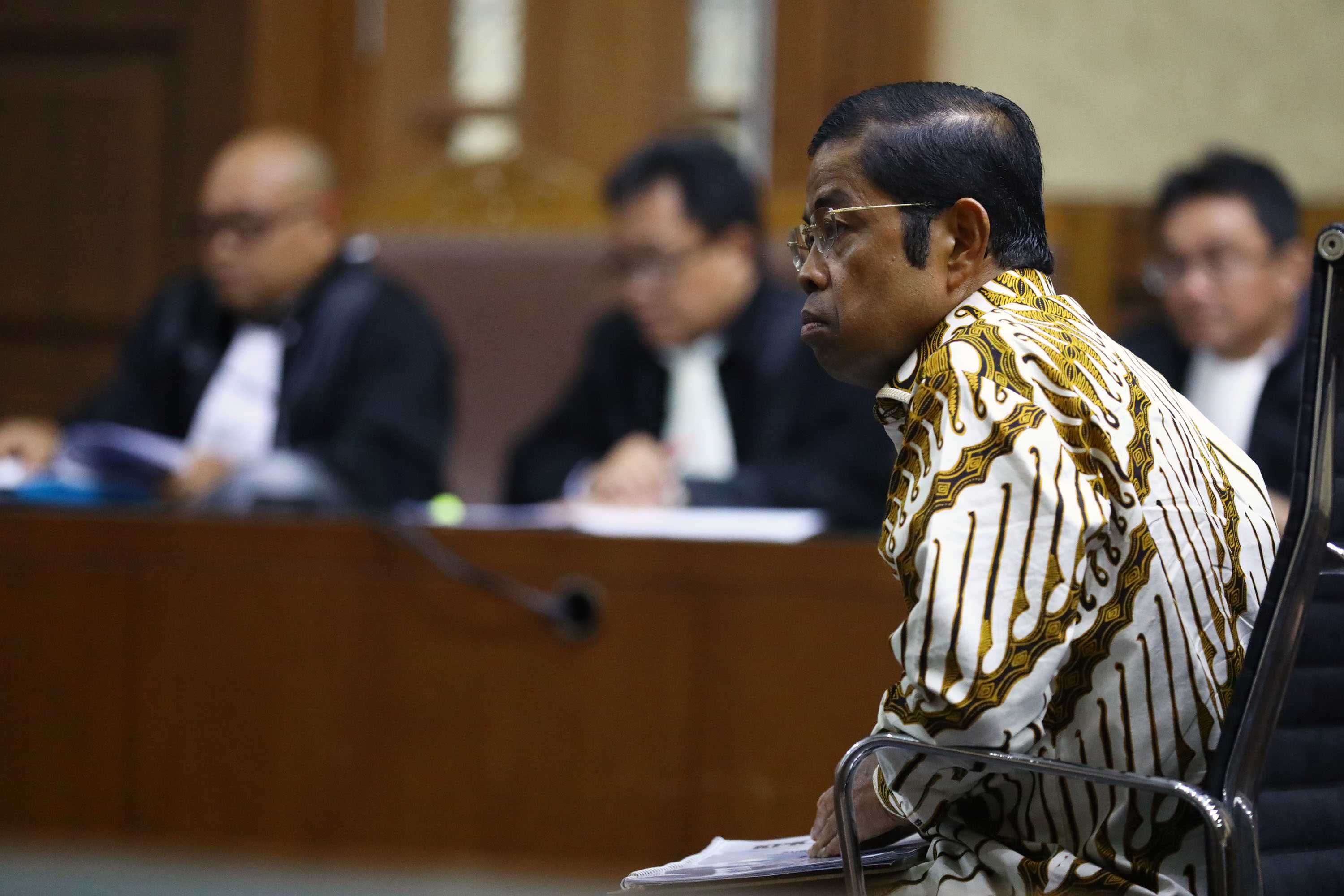 idrus-marham-didakwa-terima-suap-rp-225-milyar-terkait-proyek-ipp-pltu-mulut-tambang-riau-1_20190115_155316.jpg