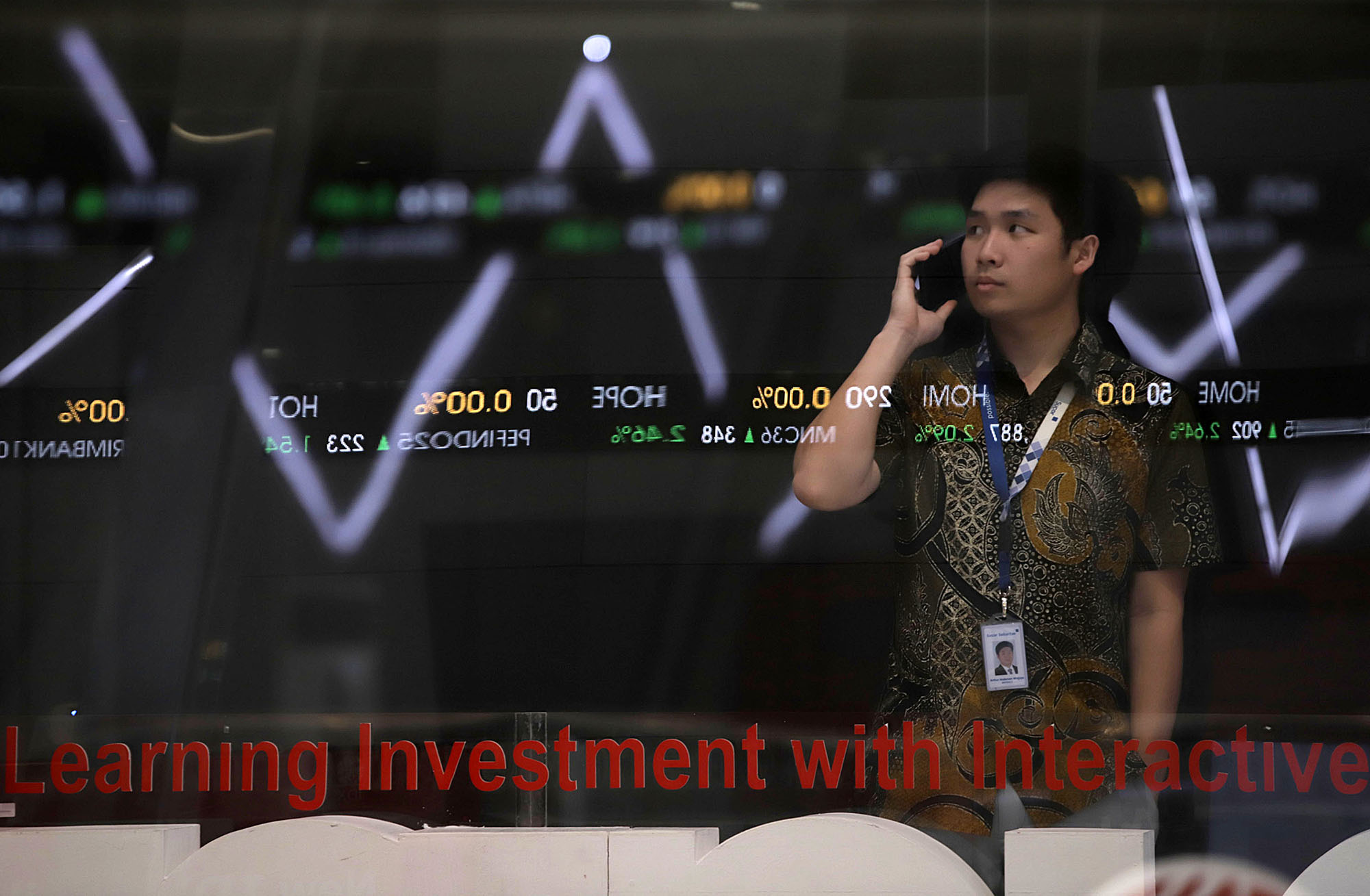 ihsg-ditutup-menguat-164-menuju-level-6751_20231102_194223.jpg