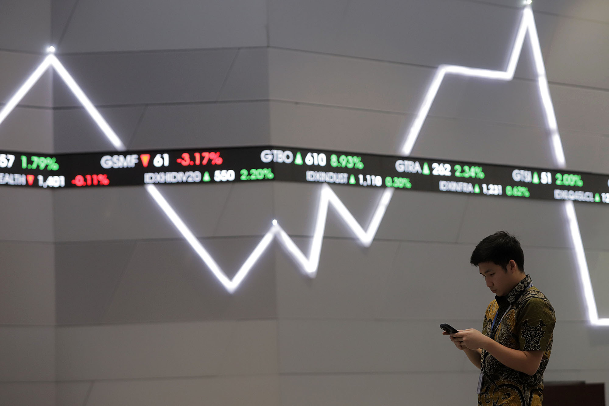 ihsg-ditutup-menguat-164-menuju-level-6751_20231102_194230.jpg