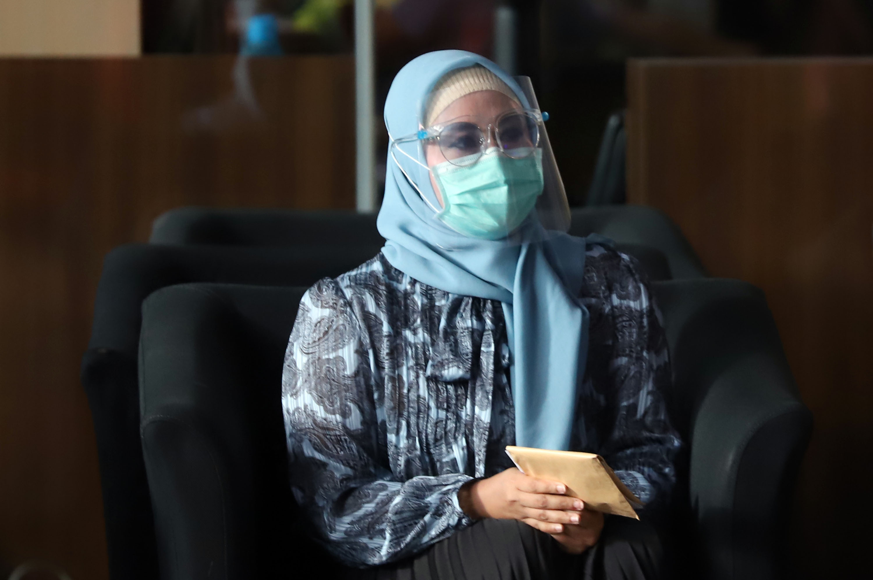 iis-rosita-dewi-istri-edhy-prabowo-kembali-diperiksa-kpk_20201222_184217.jpg