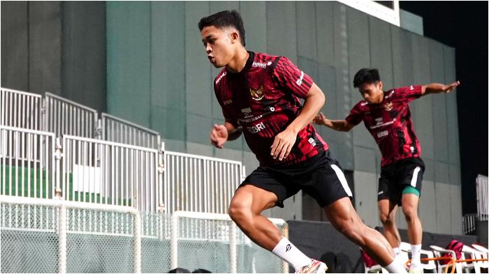 ilham-rio-fahmi-latihan-timnas-u23-indonesia.jpg