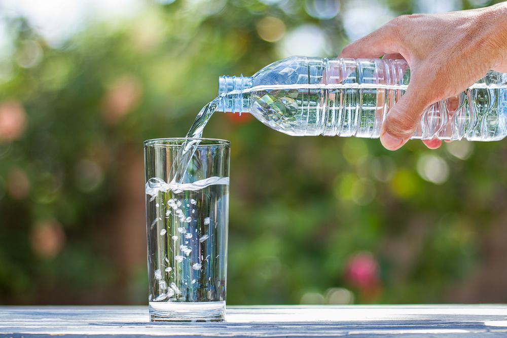 ilustrasi-air-mineral-dalam-kemasan-botol-1.jpg