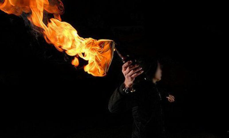 ilustrasi-bom-molotov_20161225_155636.jpg