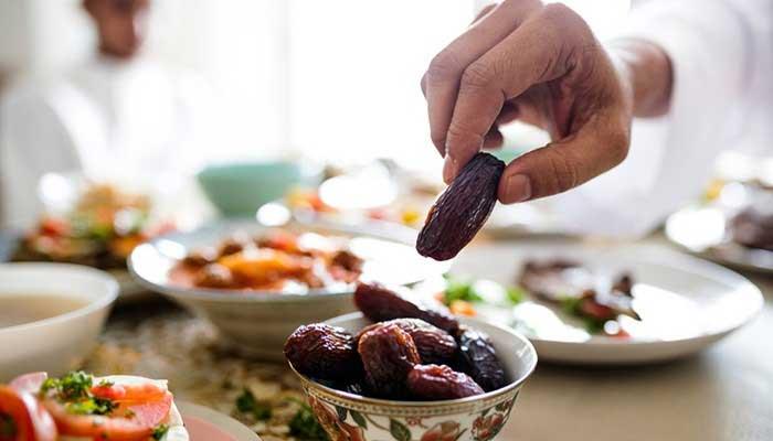 ilustrasi-buka-puasa-maning.jpg