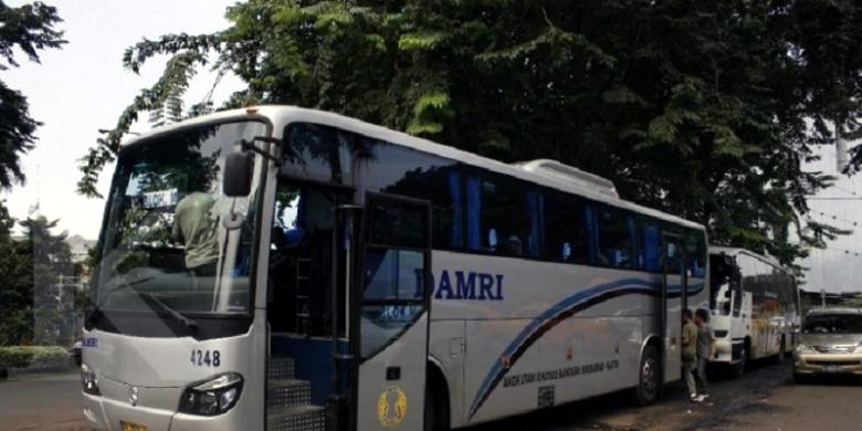 ilustrasi-bus-damri_20150713_071342.jpg
