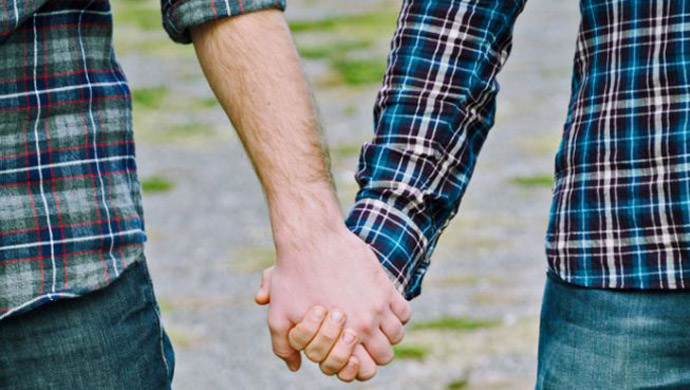 ilustrasi-gay-hubungan-sesama-jenis_20151228_131104.jpg